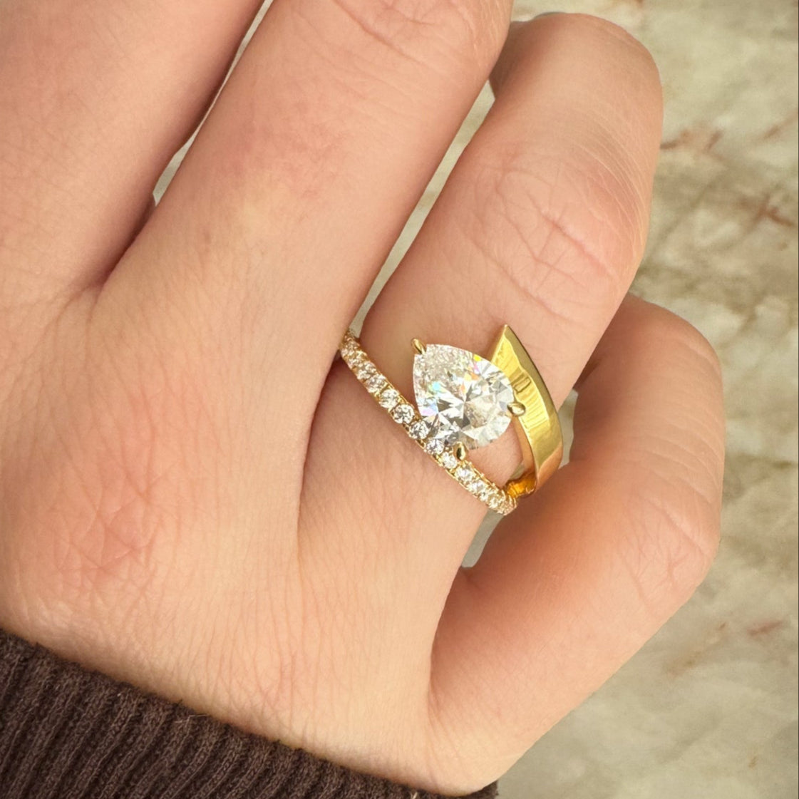 gouden ring met peer vorm steen voor vrouwen, the it list