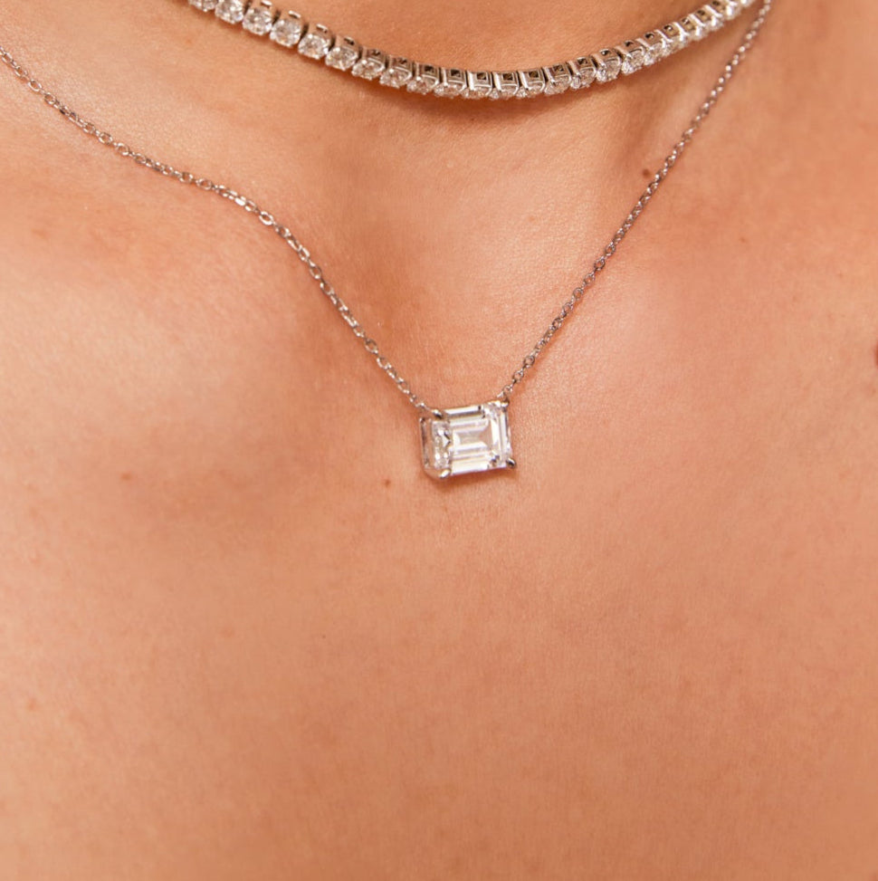 fijne zilveren ketting met emerald steen, voor vrouwen