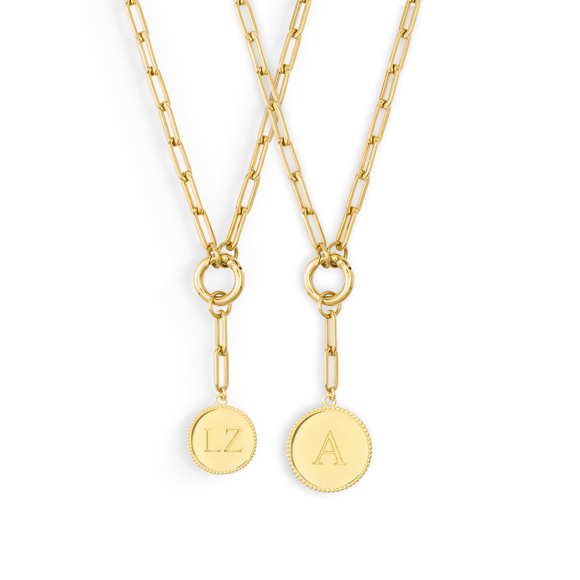 De Coin Charm inclusief de IT Chapter Necklace in 18K verguld goud, twee maten en personaliseerbaar