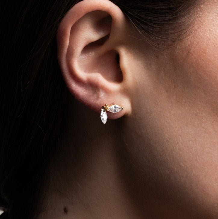gouden steentjes studs met hangende steen voor dames, the it list,