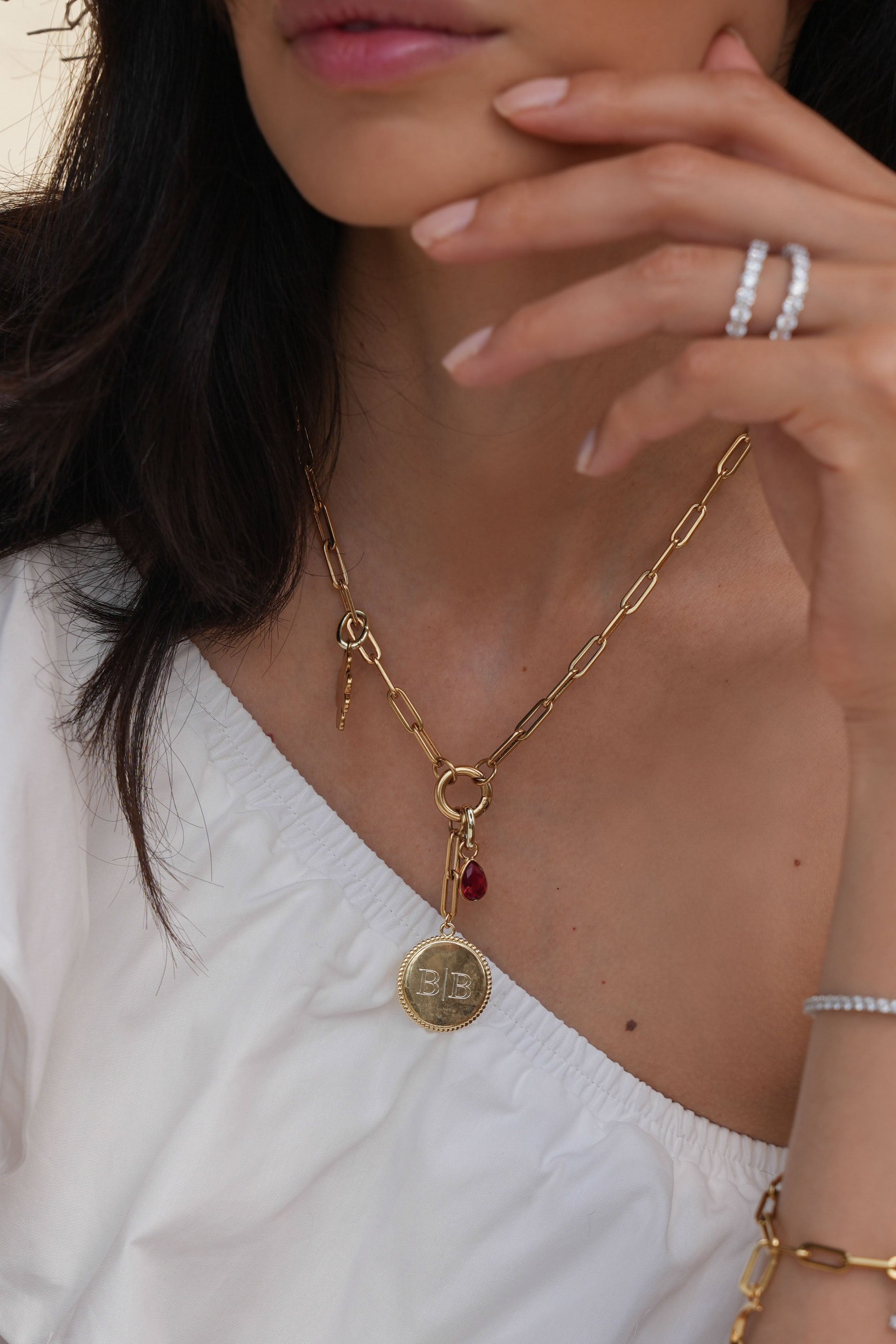 The IT Chapter schakelketting Goud - Drop Diamond bedel rood